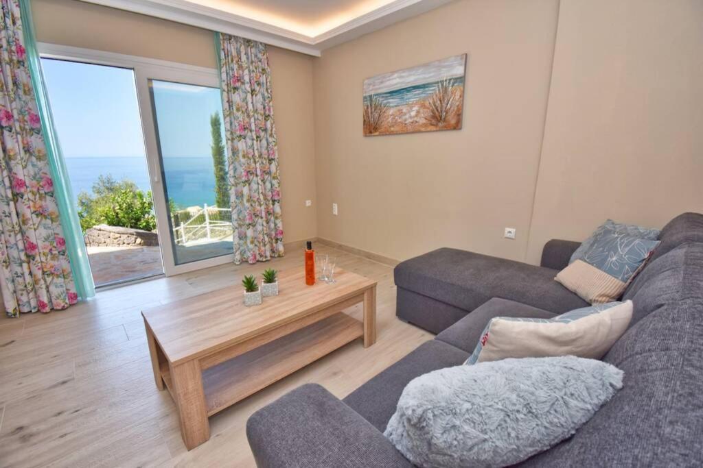 Casa Tramonto Beach View อากิออส กอร์ดิออส ภายนอก รูปภาพ