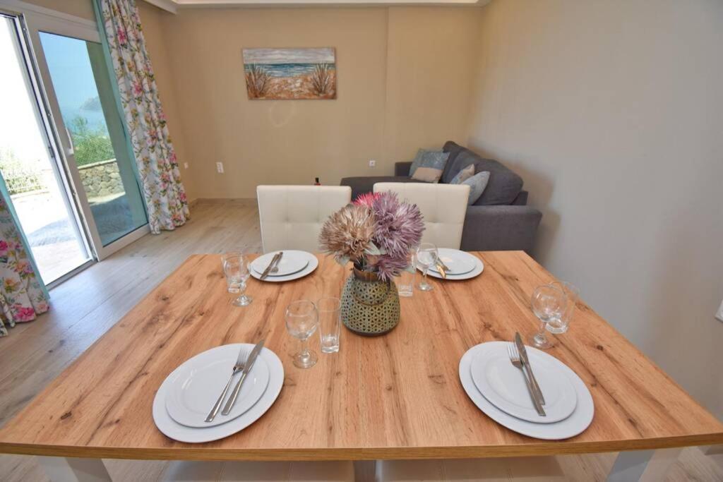 Casa Tramonto Beach View อากิออส กอร์ดิออส ภายนอก รูปภาพ