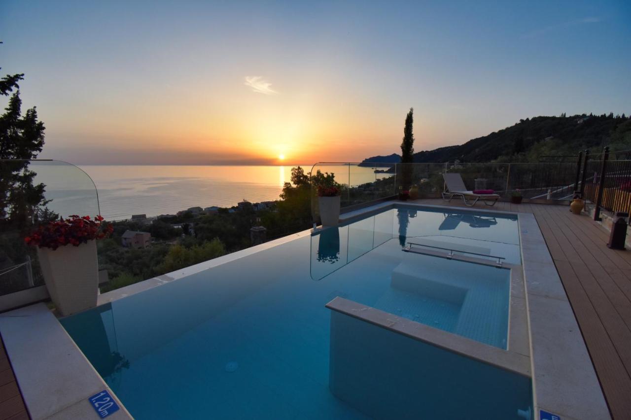 Casa Tramonto Beach View อากิออส กอร์ดิออส ภายนอก รูปภาพ